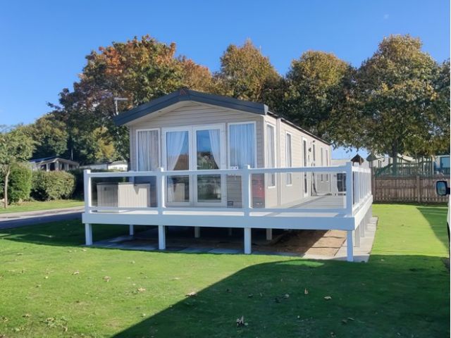 static-caravan-decking-5-kireth-ai